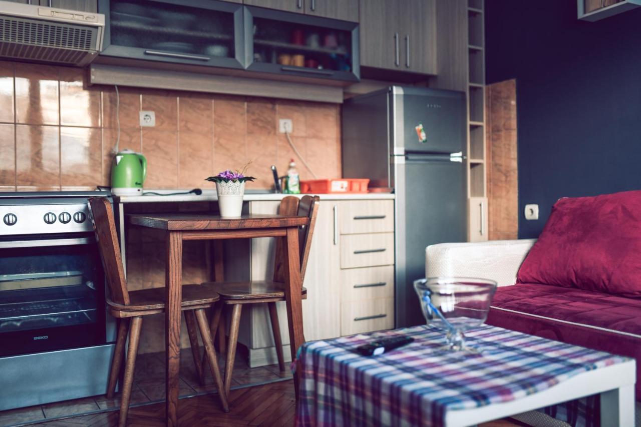 Square Vanilla Apartments Скоп'є Екстер'єр фото