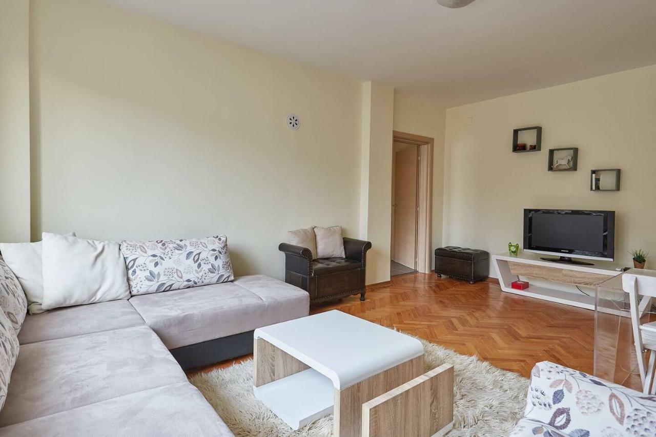 Square Vanilla Apartments Скоп'є Екстер'єр фото